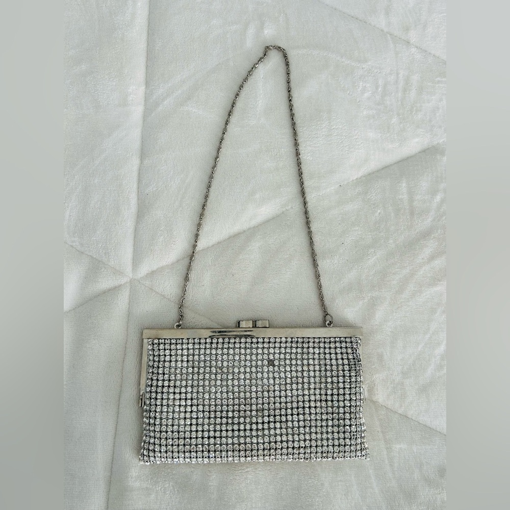 ISABELlA ADAMS Clutch